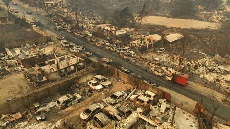 Confirmaron la muerte de 51 personas por los incendios forestales en el centro de Chile