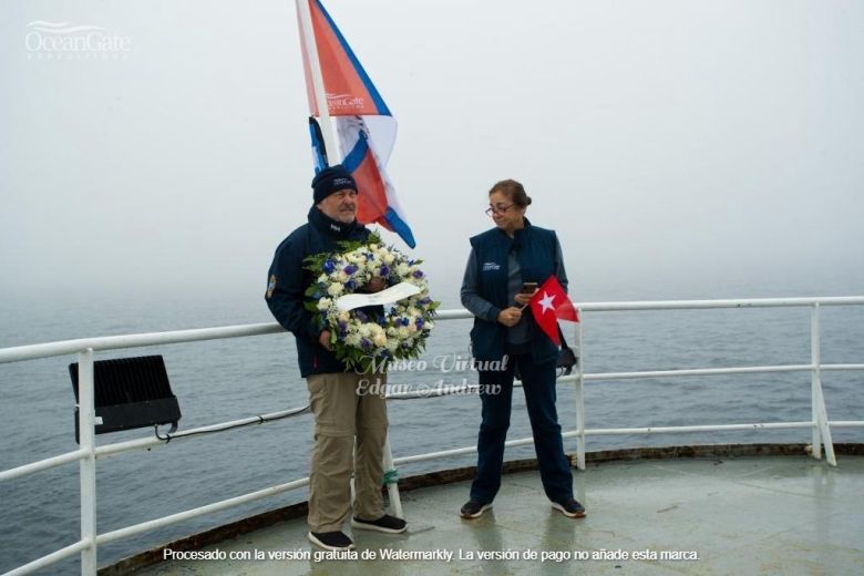 Viajaron hasta la zona del hundimiento del Titanic y le rindieron homenaje al argentino que murió en la tragedia