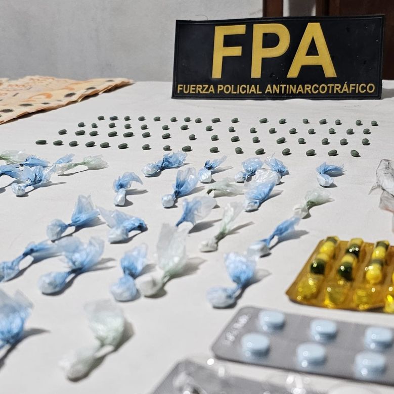 Córdoba: Vendían drogas las 24 horas del día y fueron detenidos por la FPA en el barrio Campo de la Rivera