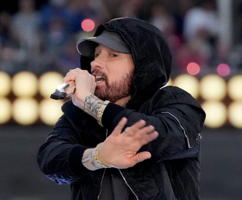 Eminem anunció la salida de su nuevo disco “The Death of Slim Shady” en un evento de fútbol americano